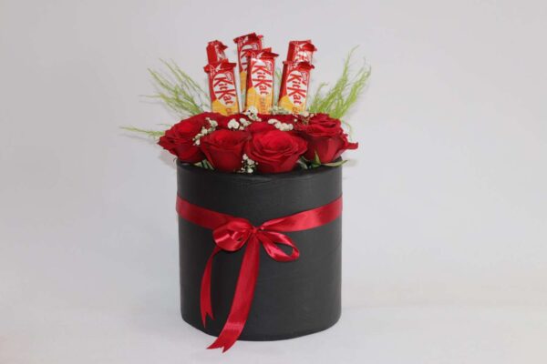 Red Roses Box with KitKat